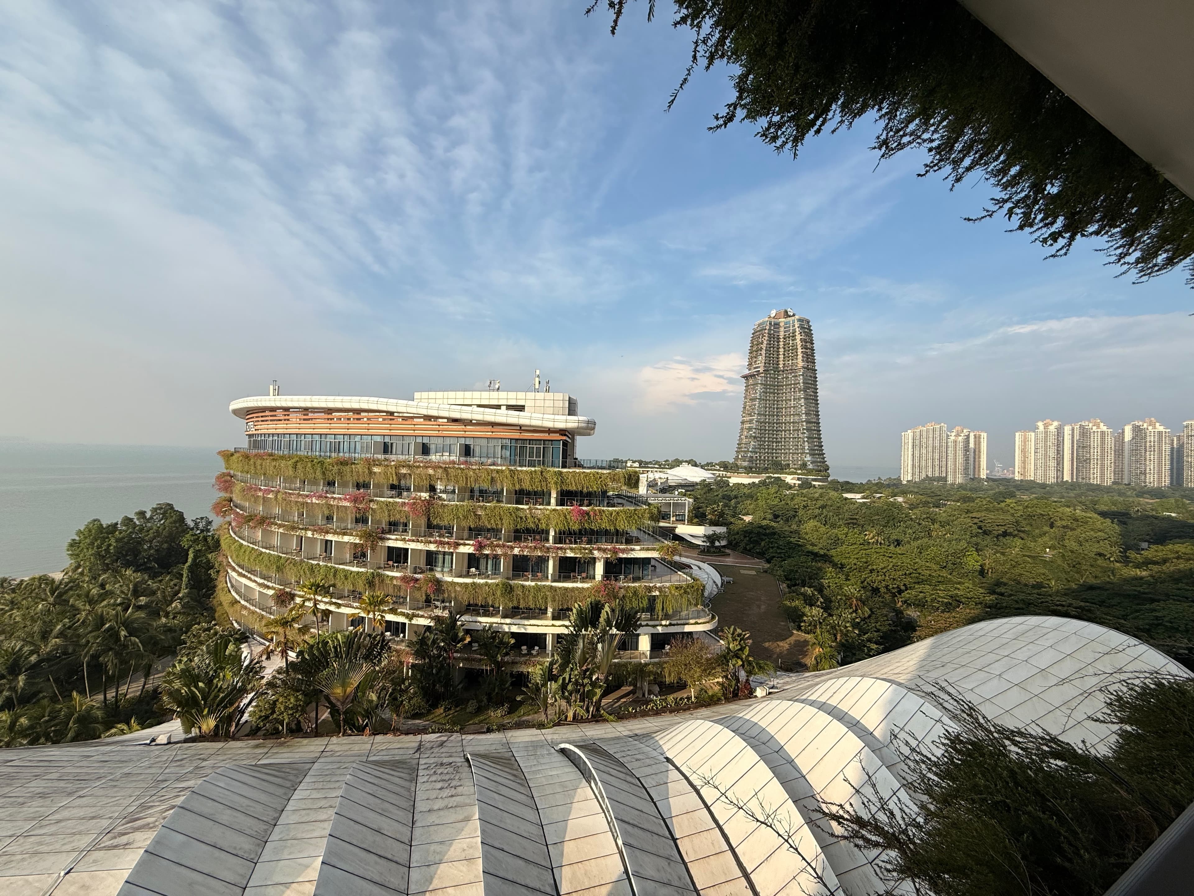 Forest City Marina Hotel with sea view and lush greenery
